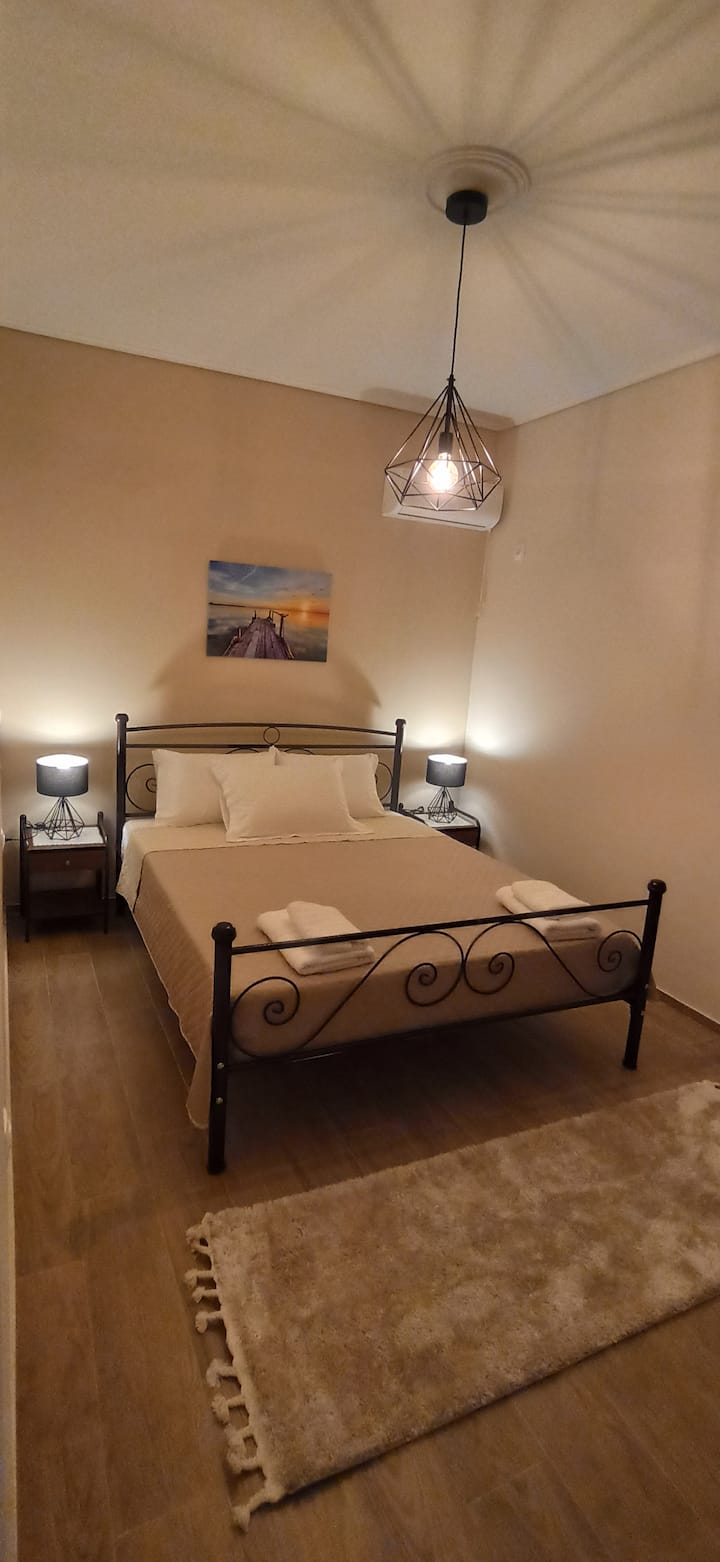Cleopatra's Vacation Home - Спарта