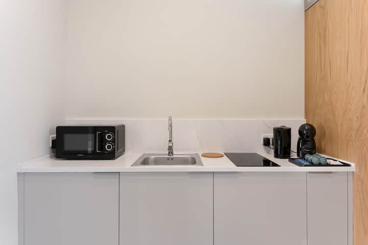Super Location Suite + Private Rooftop + Balcony - Malta