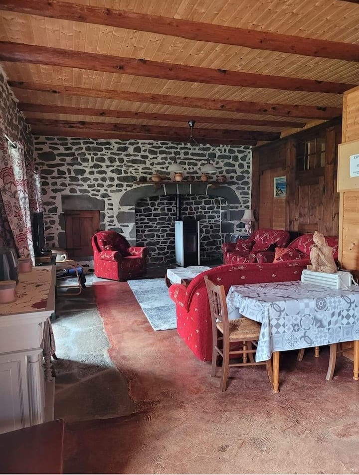 Venez Goûter L'air Du Cantal Au Gîte Le Parsou - Saint-Flour