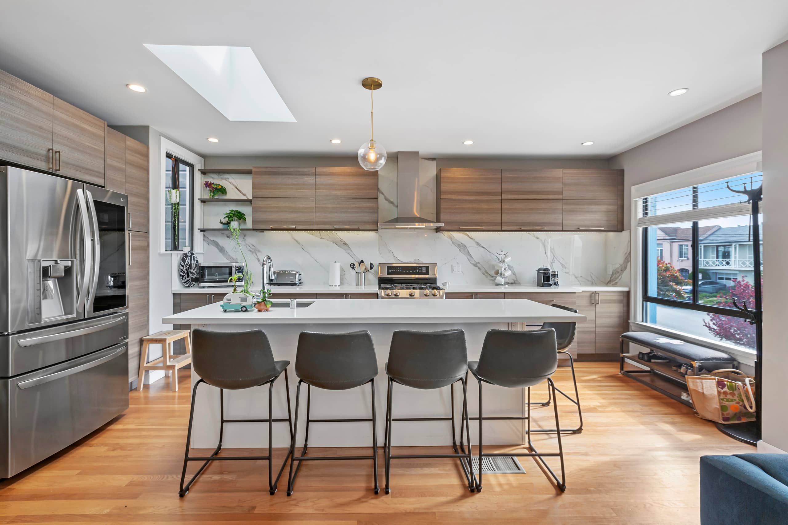 Home in San Francisco · ★5.0 · 2 bedrooms · 2 beds · 1.5 baths - Image 5
