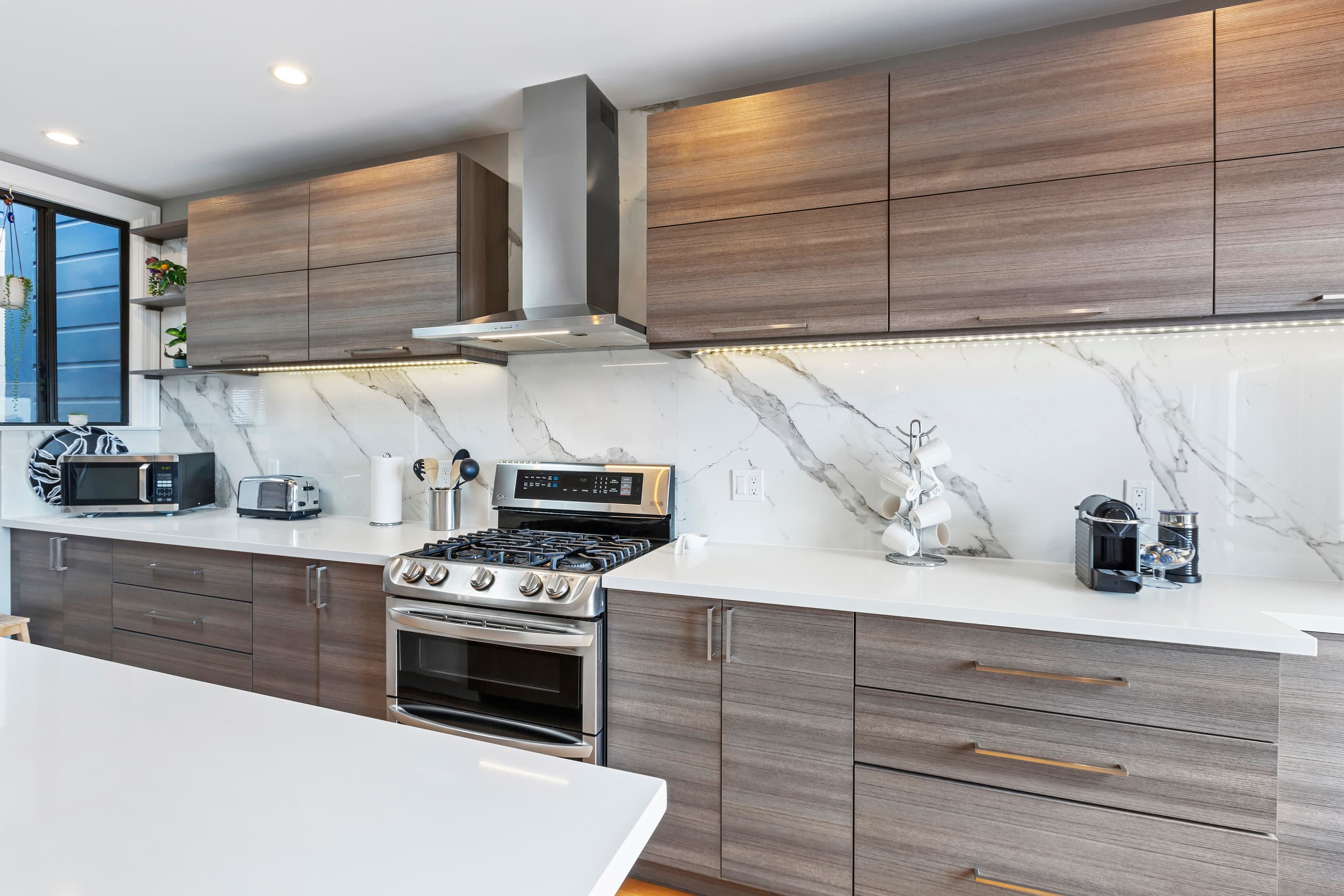 Home in San Francisco · ★5.0 · 2 bedrooms · 2 beds · 1.5 baths - Image 7