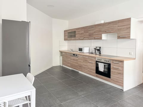 Erfolgreiche Airbnb-Immobilie: T&K Apartments - Cologne - 6 Room House- 8min FAIR in Mülheim