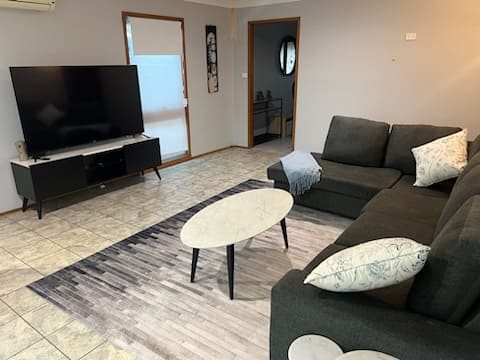 Top Airbnb: Basin Breeze in Shoalhaven City Council