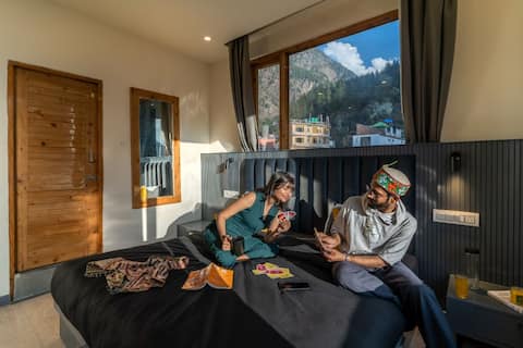 Superior BR with Balcony and View in Kasol