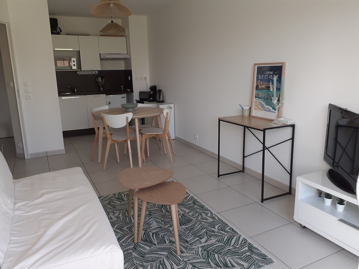 Top Airbnb: Dinard apartment with terrace à Dinard