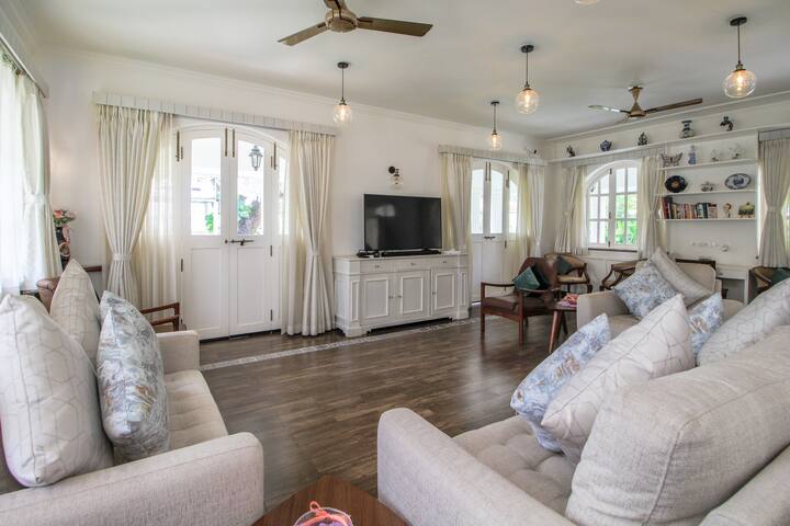 Living room image 5