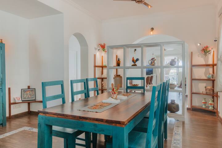 Dining area image 3