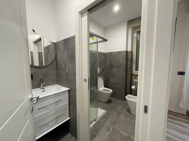 Design Guest House @Navigli District, Milano gallery image 4