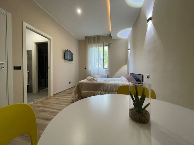 Design Guest House @Navigli District, Milano