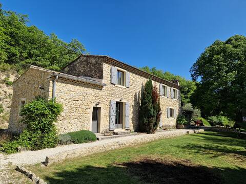 Magnificent Provençal Mas with pool