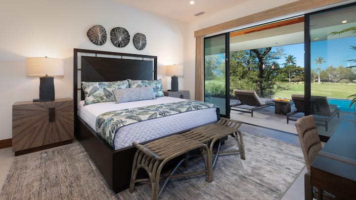 Suita kryesore Dy me hyrje në lanai dhe pishinë.