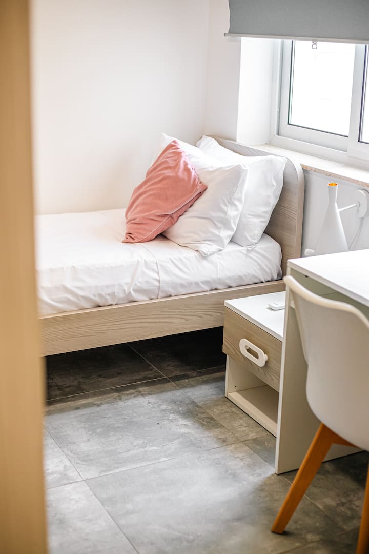 غرفة النوم 2