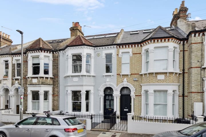 Victorian House in Clapham with Private Garden