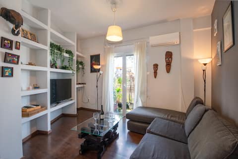 Top Airbnb: Acropolis Rooftop View 10 Min From Everywhere! in ΛΟΦΟΣ ΚΥΝΟΣΑΡΓΟΥΣ