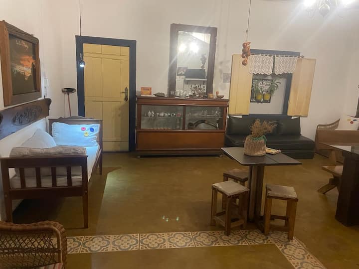 Casa Colonial C/quintal. Centro Histórico - Paracatu