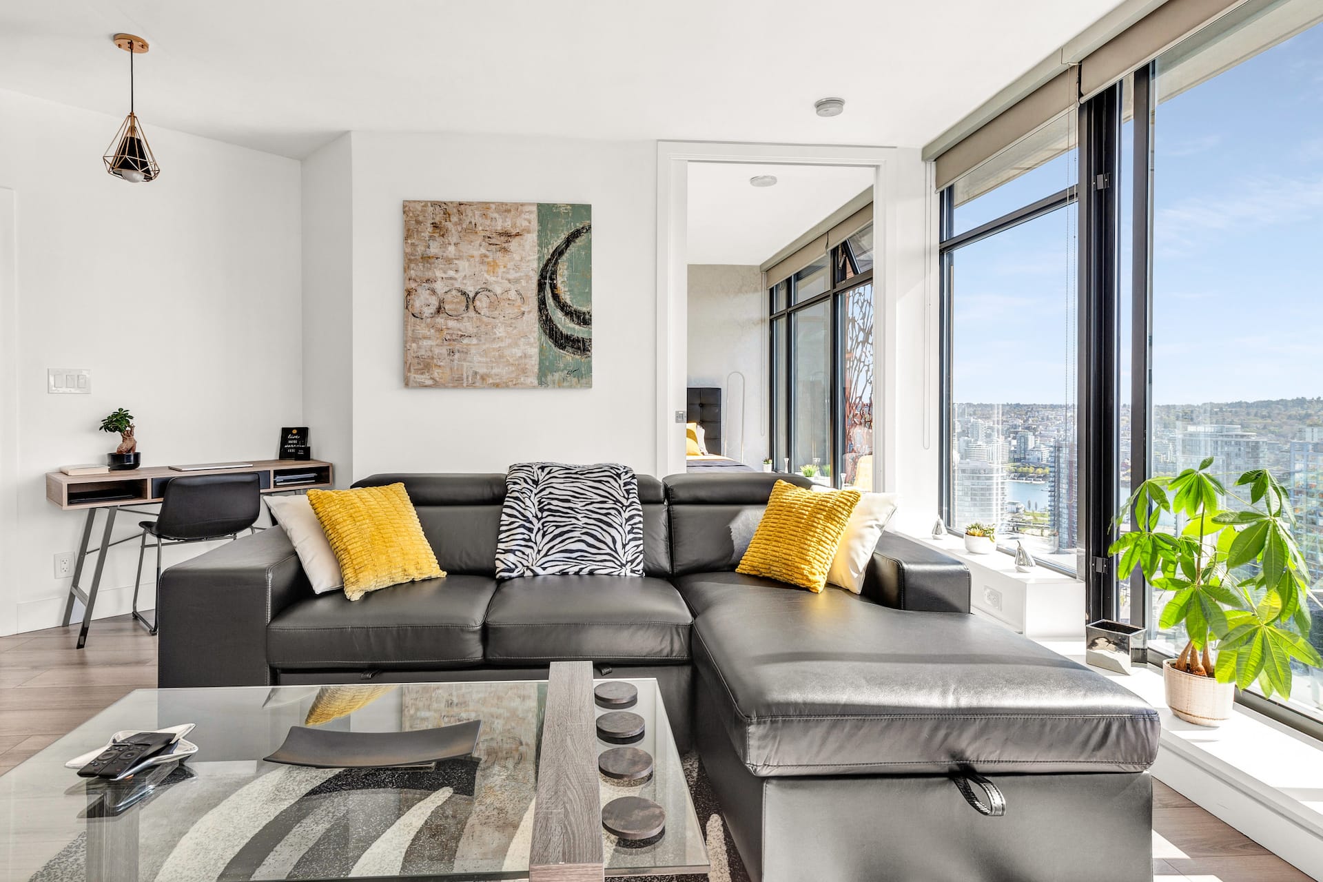 Luxury Central Apartment with City Views — foto 3