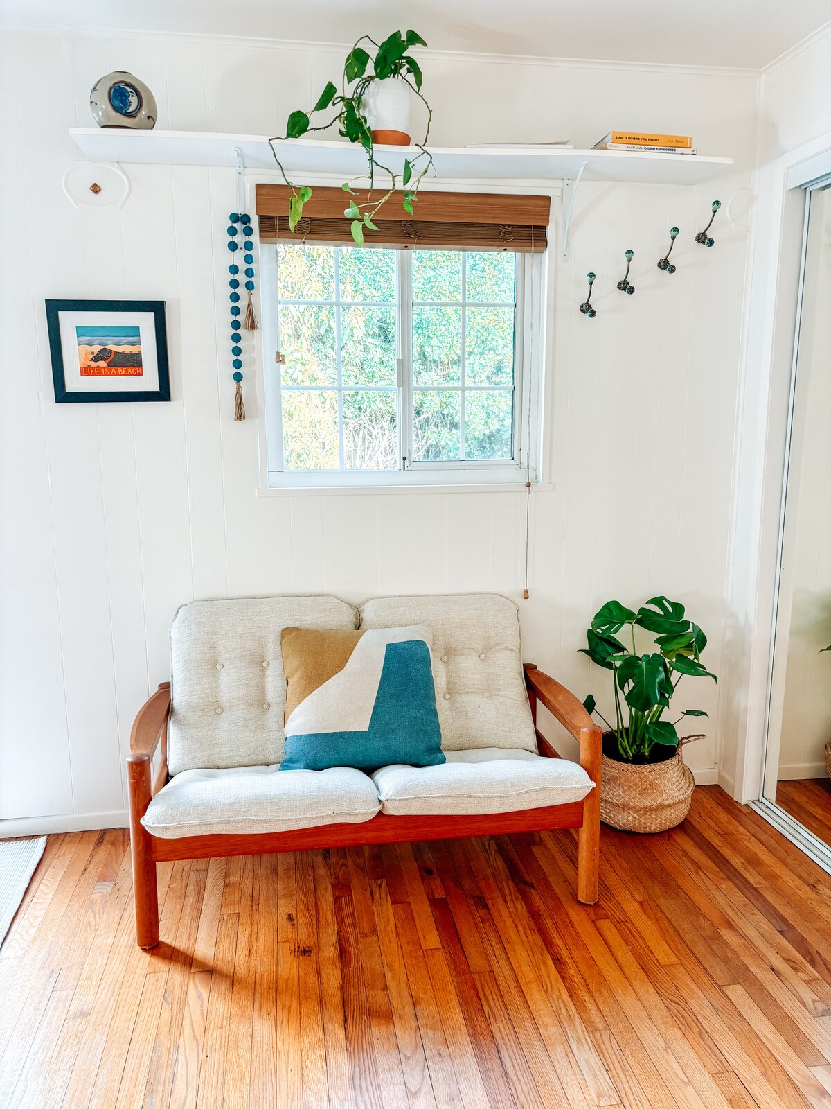 Popular Airbnb listing: Bay Haven — Overlook Heights in Linda Vista