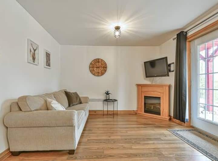 Peaceful Tremblant Apartment - Laurentides