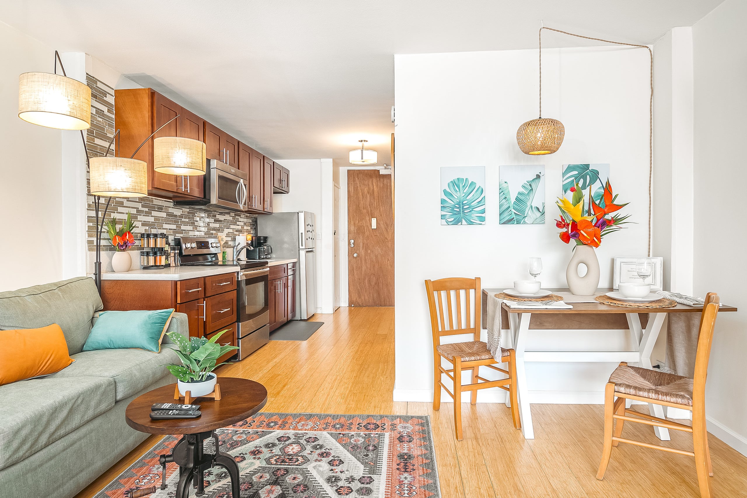 Gorgeous Beachfront Condo (parking / 2 pools!) - Image 18