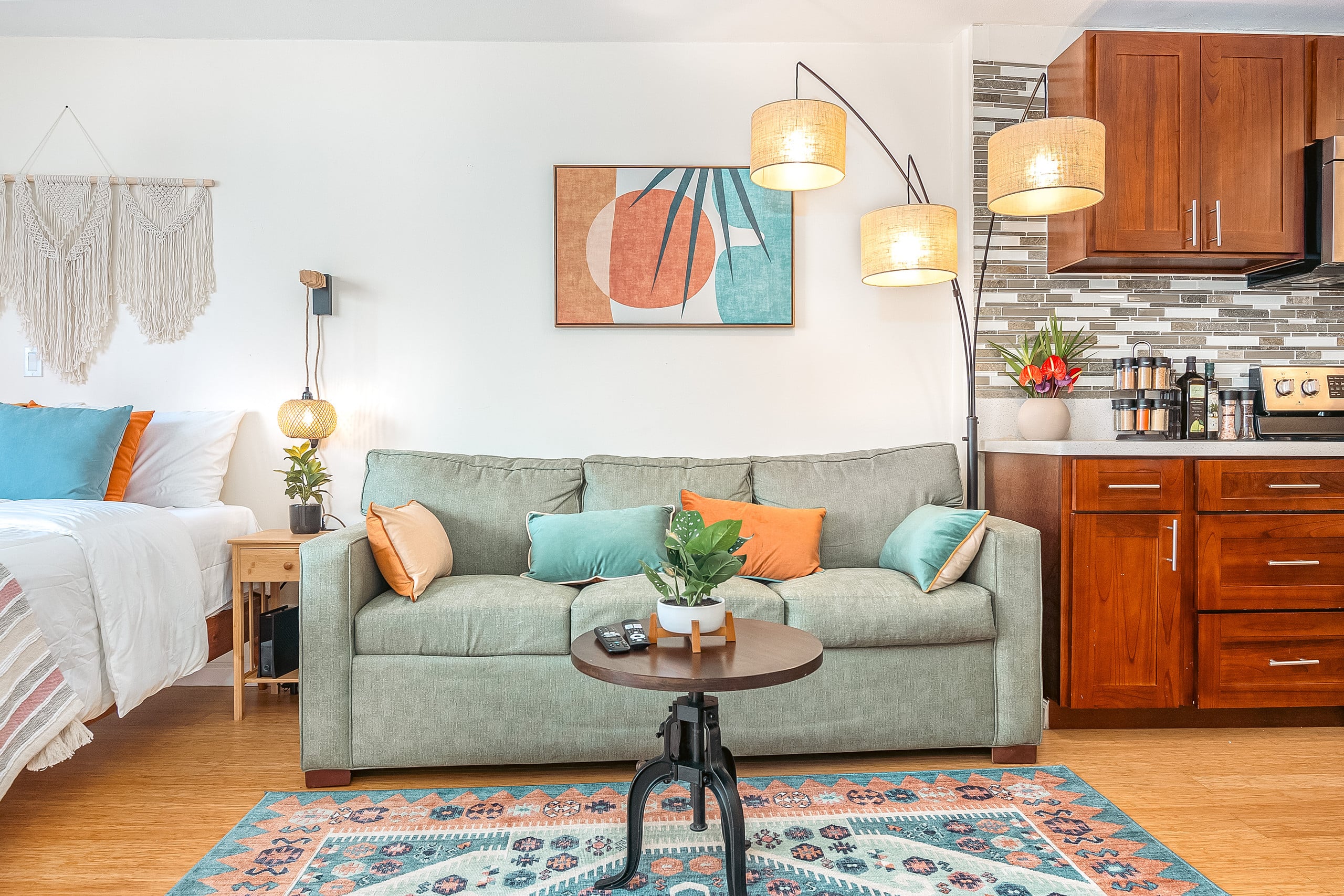 Gorgeous Beachfront Condo (parking / 2 pools!) - Image 17