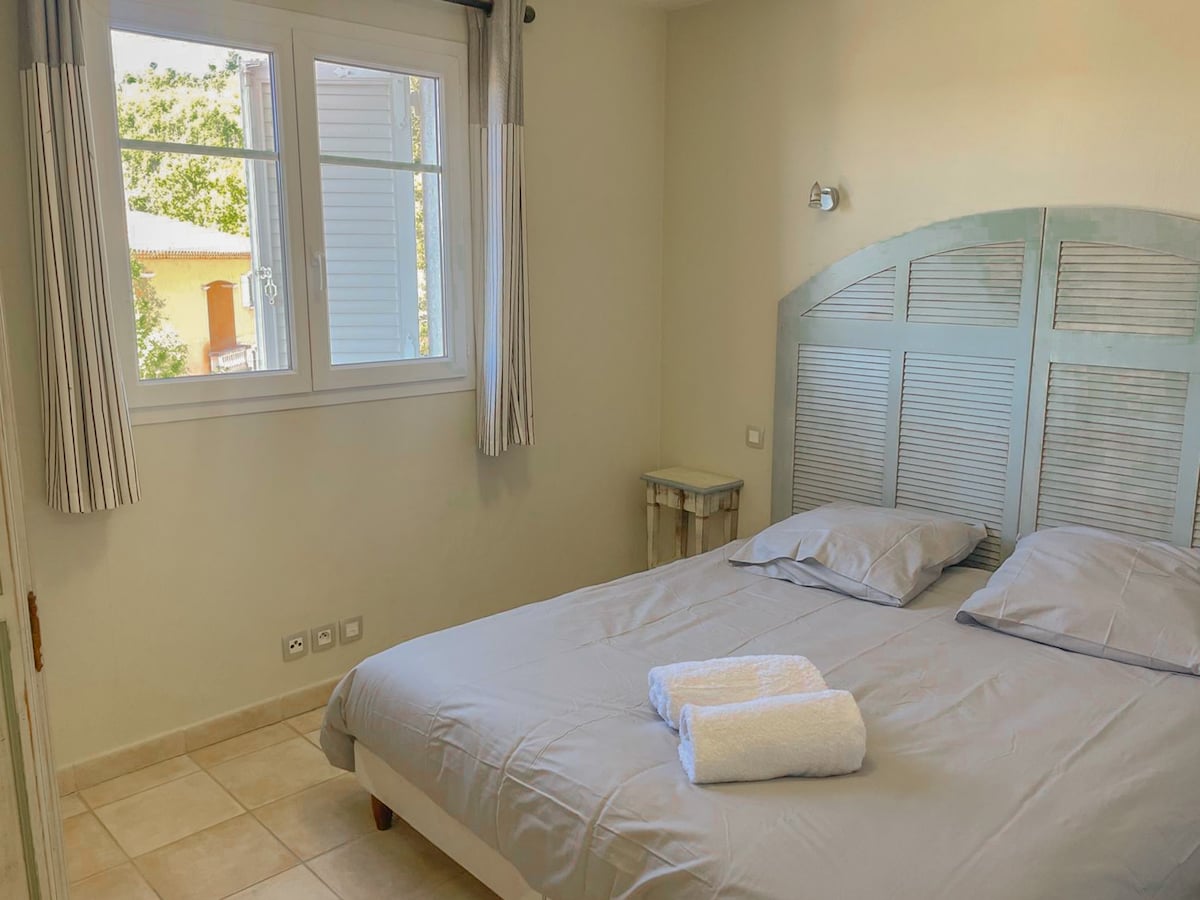 Chambre 1 verlichte queen size