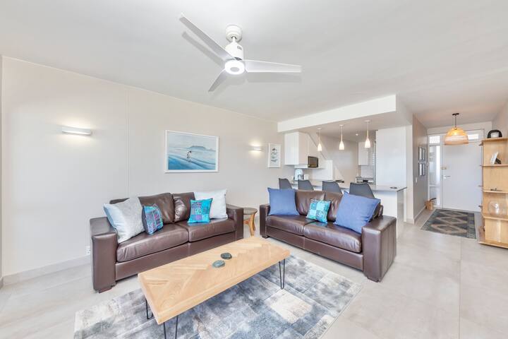 Dolphin Beach H205 Beachfront APT, Blouberg by HMH gallery image 3