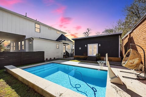 World Cup | Metro to Stadium | Sleeps 22+Casita