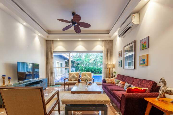 Living room image 3