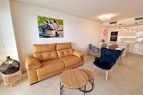 Top Airbnb: Sunny & New - 3BD 2BTH with views in Manilva
