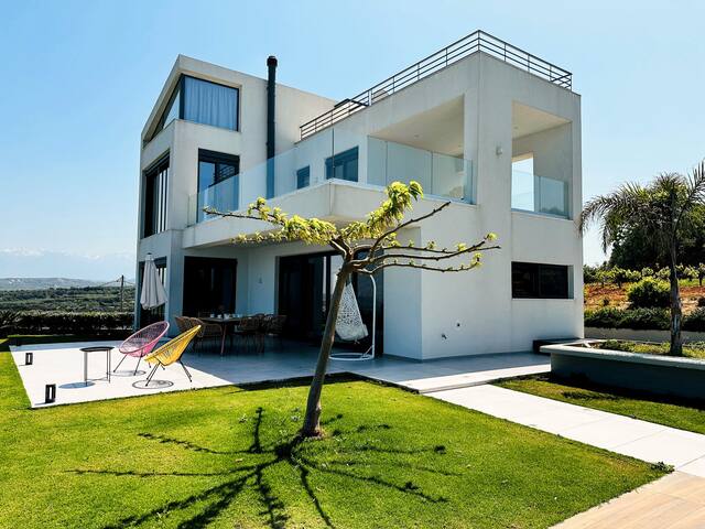 Ocean Crest Villa 10PL 4BD 3BA. 3min to beach gallery image 3