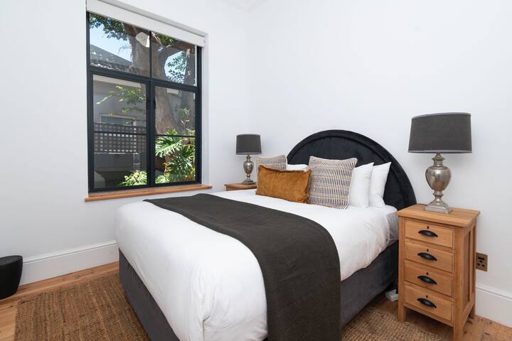 Victorian House (With Solar) gallery image 3