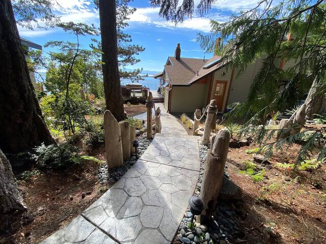 An oceanfront escape with a breathtaking view gallery image 5