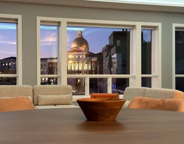 Penthouse luxury suite. Huge great room. 3 beds. gallery image 5