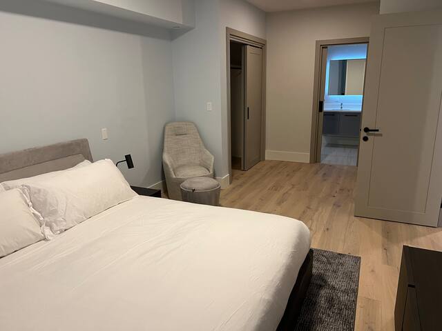 Huge great room for entertaining. 3 bed 3 bath lux gallery image 5