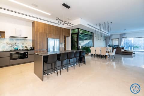Malibu Villa