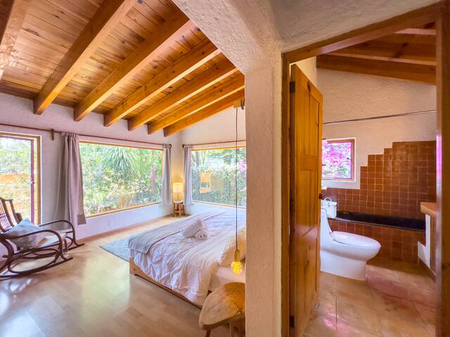 Chapultepec, Polanco, millionaires neighborhood. gallery image 4