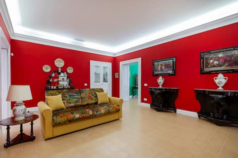 Proprietà Airbnb di successo: Villa Fienga - sleeps eight a Meta