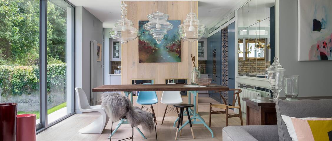 Elegant, Spacious Family home gallery image 2