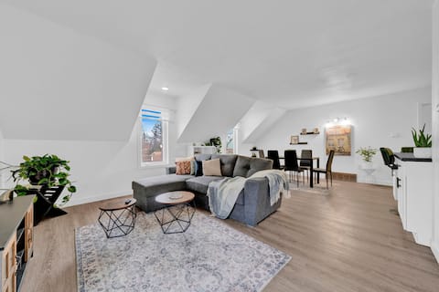 Top performing Airbnb: Quiet 2BR Near West Edmonton Mall in Glenwood