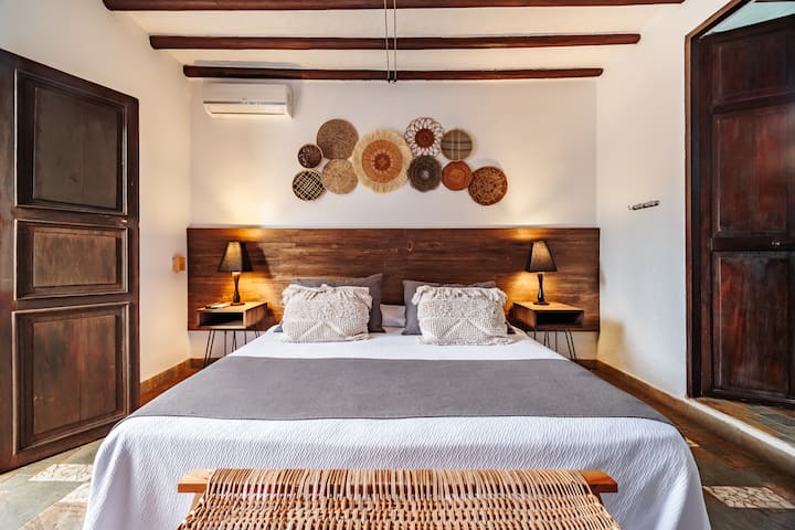 Ekskluzivna soba ukrašena finim kolumbijskim ručno izrađenim detaljima.