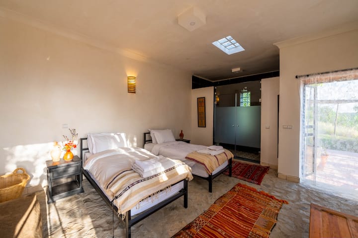 Tus habitaciones están disponibles como camas dobles de tamaño king o individuales individuales.