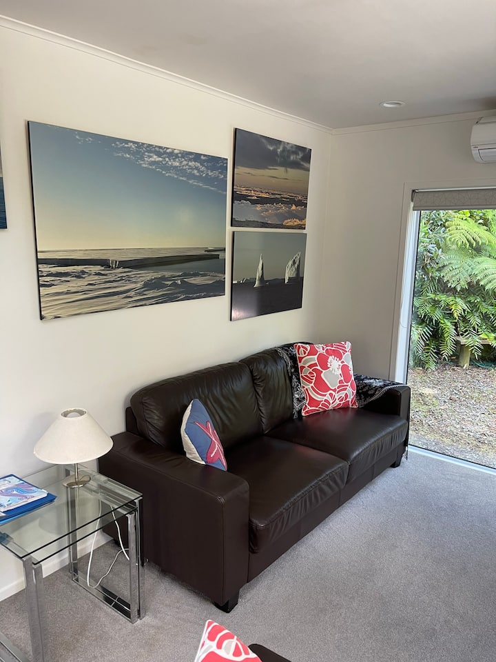 Hidden Gem - Best Of Two Worlds. - New Zealand