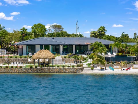Wonderlake 7BR Resort – Luxury Stay | Pool_BBQ