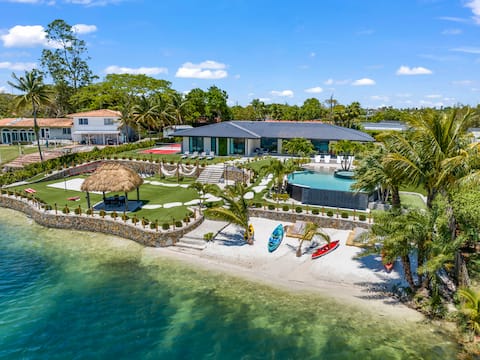 Wonderlake 7BR Resort • Luxury Stay | Pool_BBQ