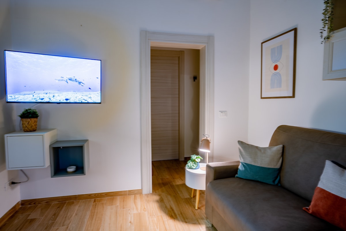 Top Airbnb: Dante95 • Modern Apt with Patio • Downtown in Polignano A Mare