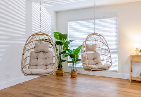 Top performing Airbnb: Bohemia Villa | Pool * Game Room * Sleeps 12 in Plantation