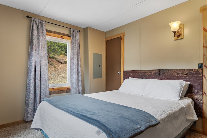 ห้องนอนควีนไซส์อีกห้อง!