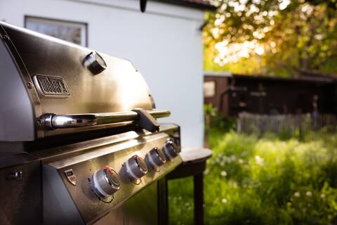 Comfy house wood stove PS5 BackYard for families