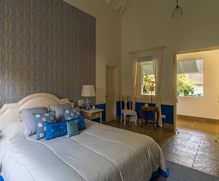 Bedroom 1 image 3