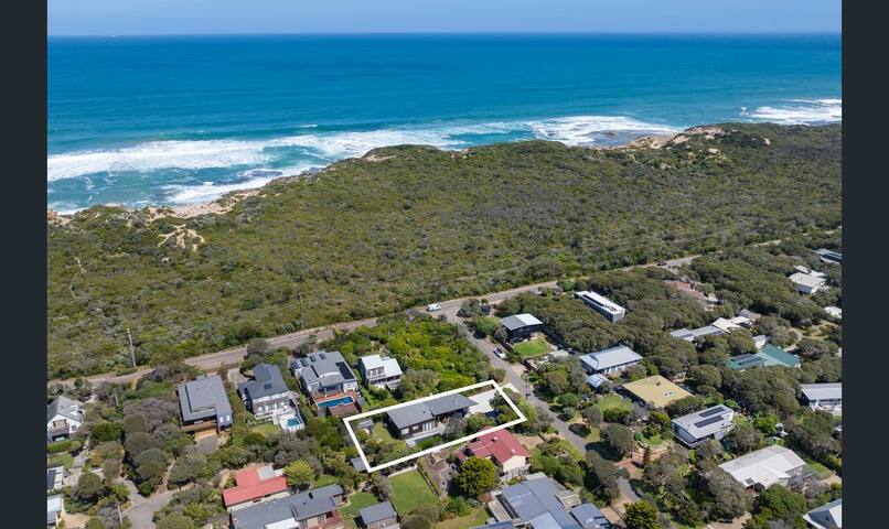 Back beach Luxury with pool/spa gallery image 3